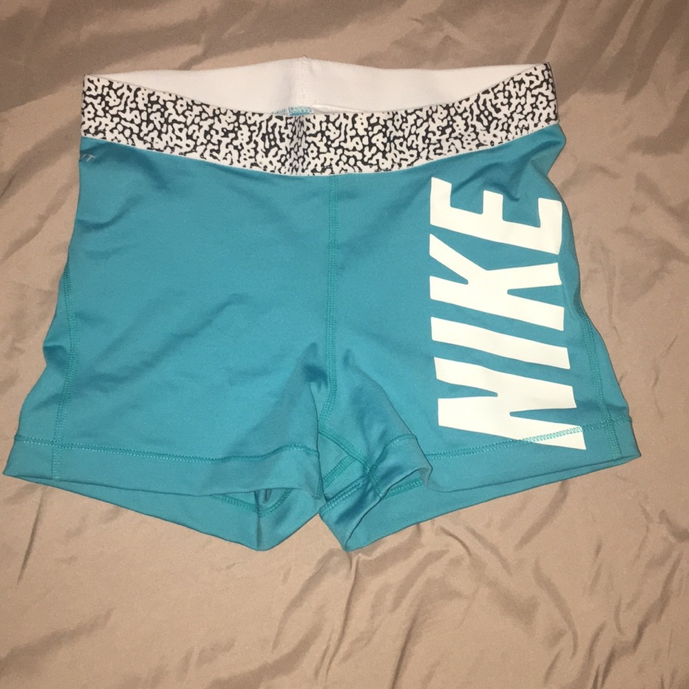 Nike pro 3” shorts